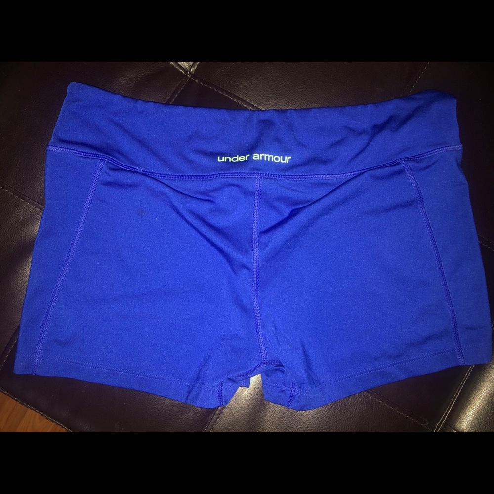 $5 DEALS MUST BUNDLE UA Women’s Capri